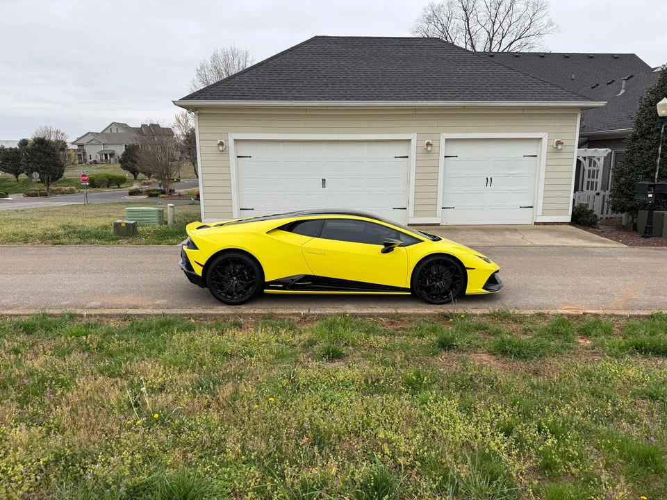 2022 Lamborghini Huracan LP640-4 EVO - Image 23 of 31