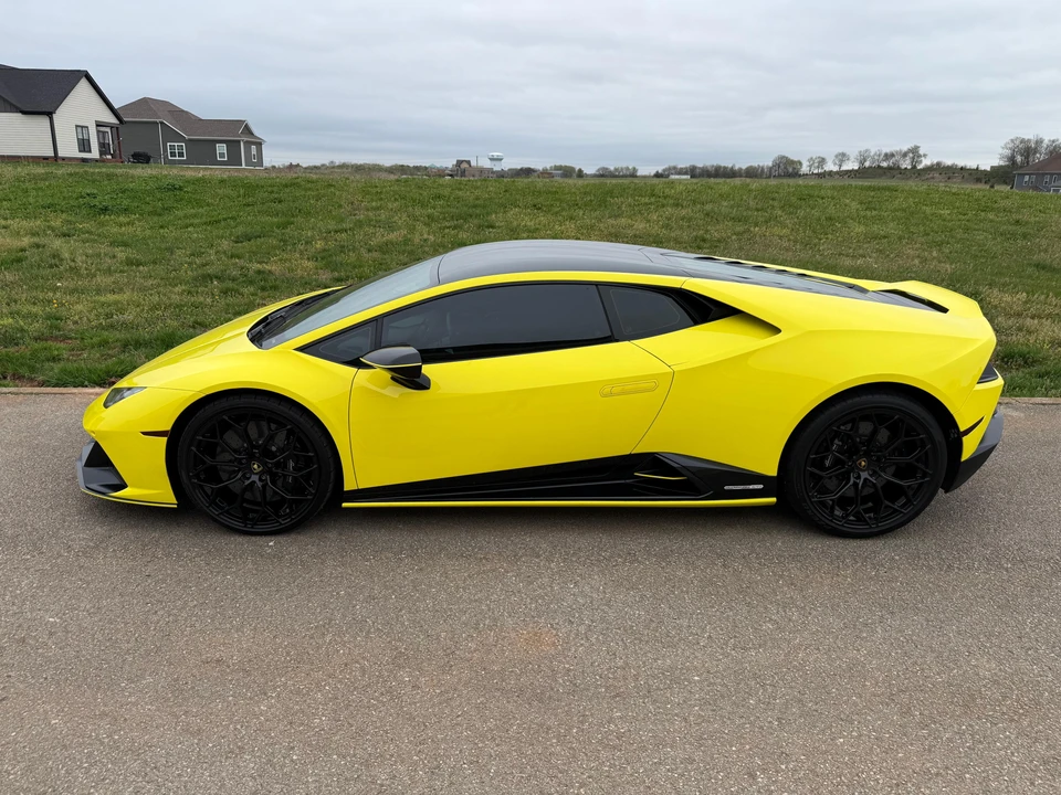 2022 Lamborghini Huracan LP640-4 EVO - Image 14 of 31