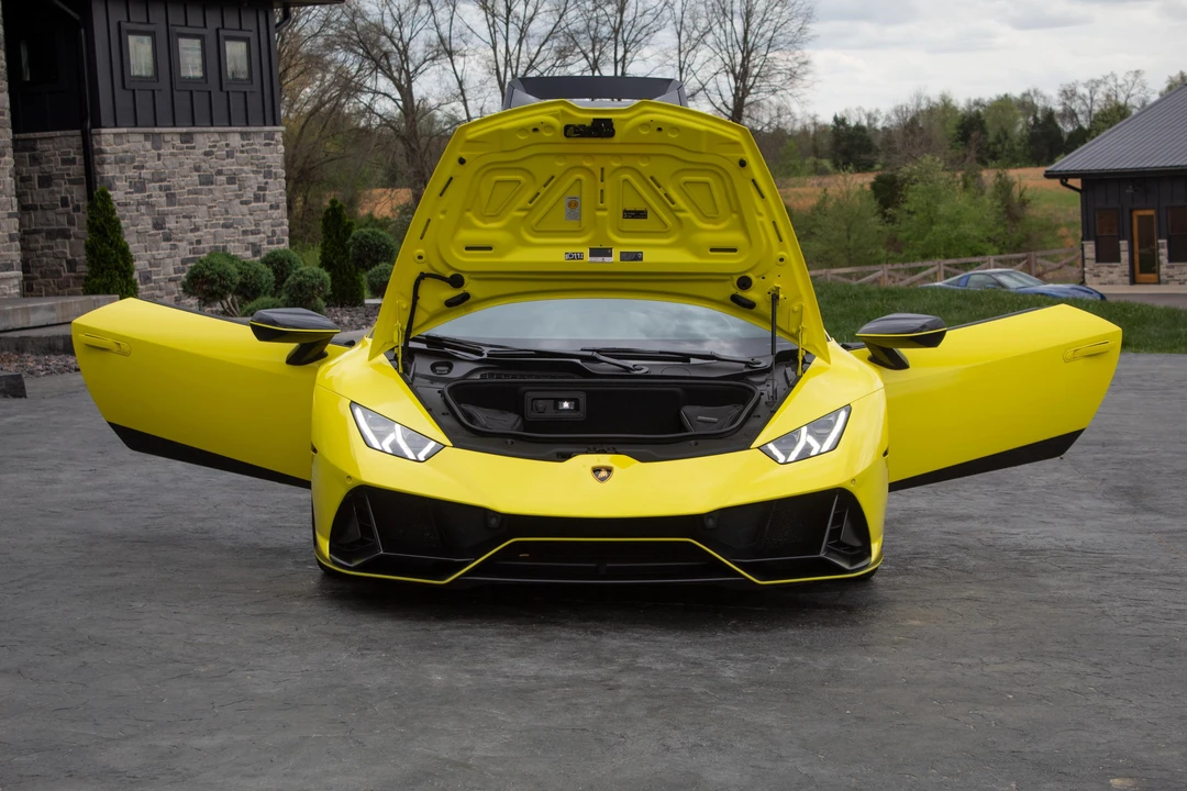2022 Lamborghini Huracan LP640-4 EVO - Image 28 of 31