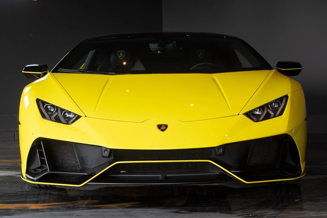2022 Lamborghini Huracan LP640-4 EVO - Image 2 of 31