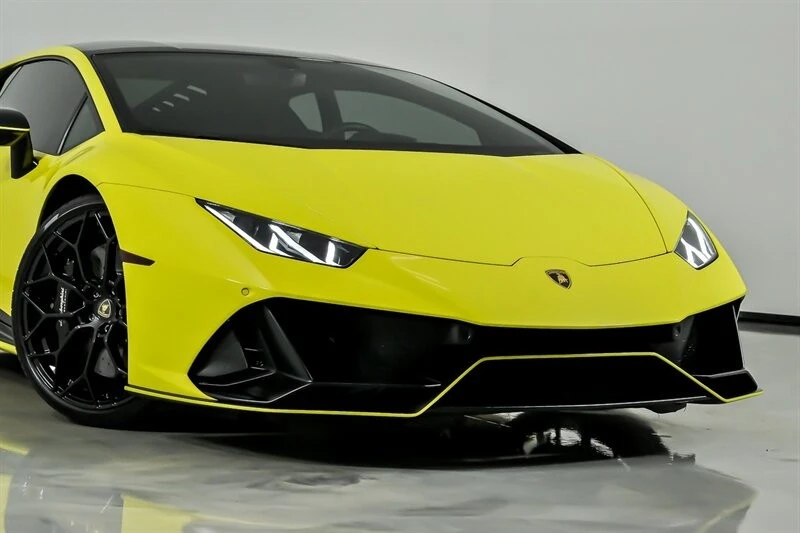 2022 Lamborghini - Image 3 of 31