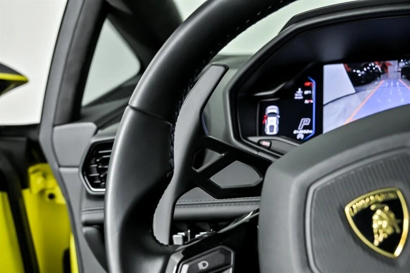 2022 Lamborghini - Image 27 of 31