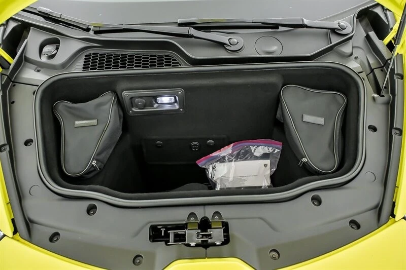 2022 Lamborghini - Image 17 of 31
