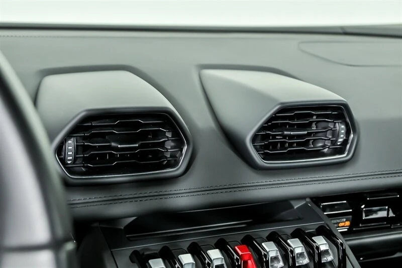 2022 Lamborghini - Image 29 of 31