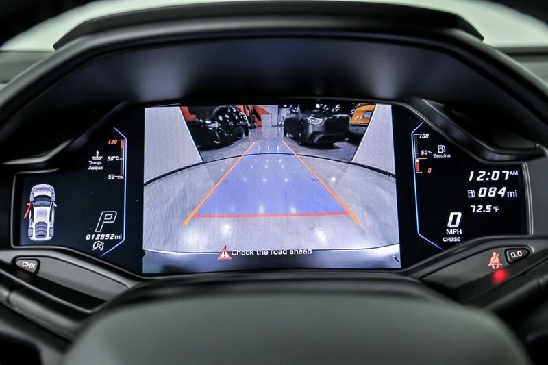 2022 Lamborghini - Image 25 of 31