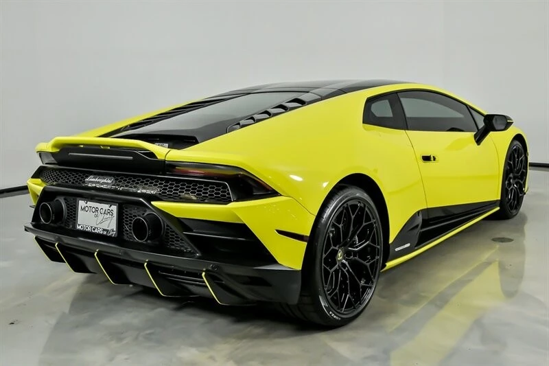 2022 Lamborghini - Image 11 of 31
