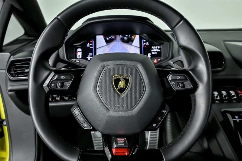 2022 Lamborghini - Image 26 of 31
