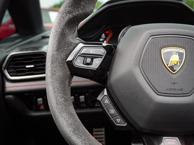 2022 Lamborghini Huracan LP640-4 EVO - Image 21 of 31
