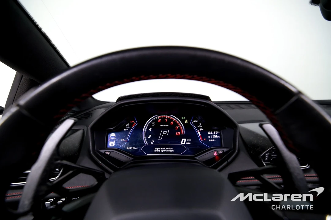 2022 Lamborghini - Image 13 of 27