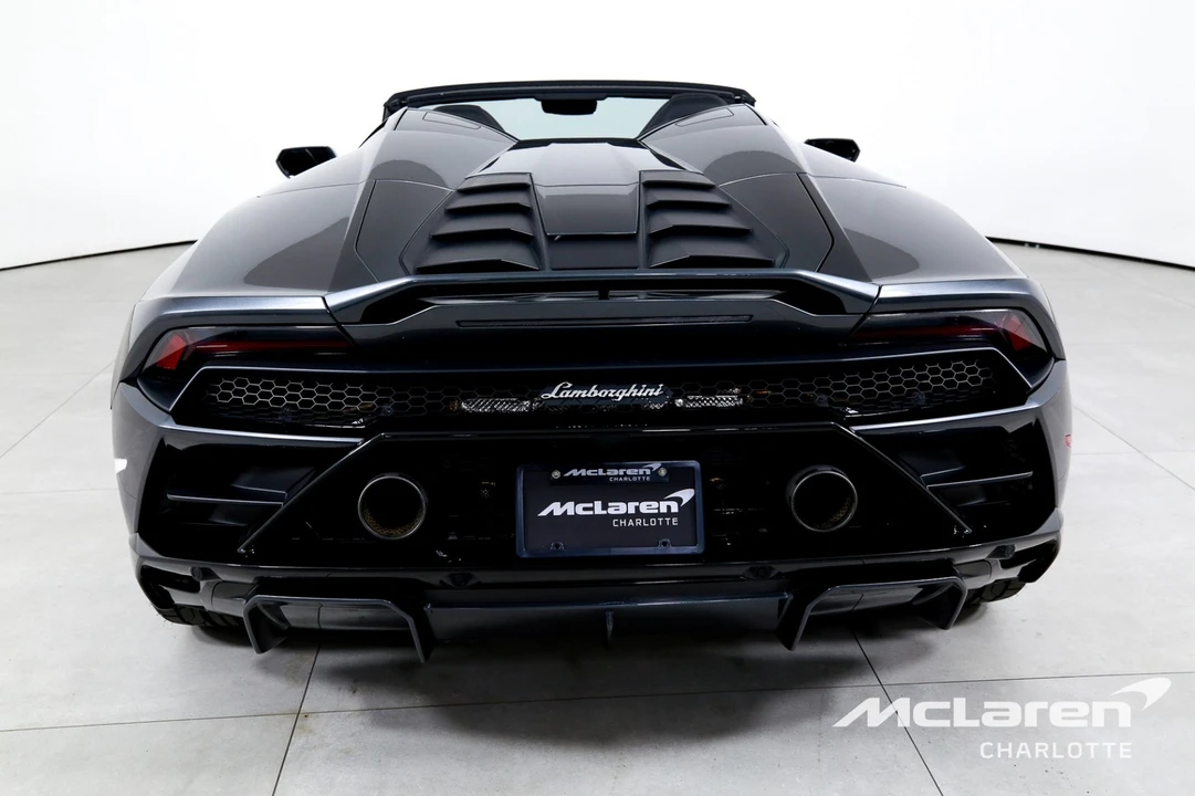 2022 Lamborghini - Image 8 of 27