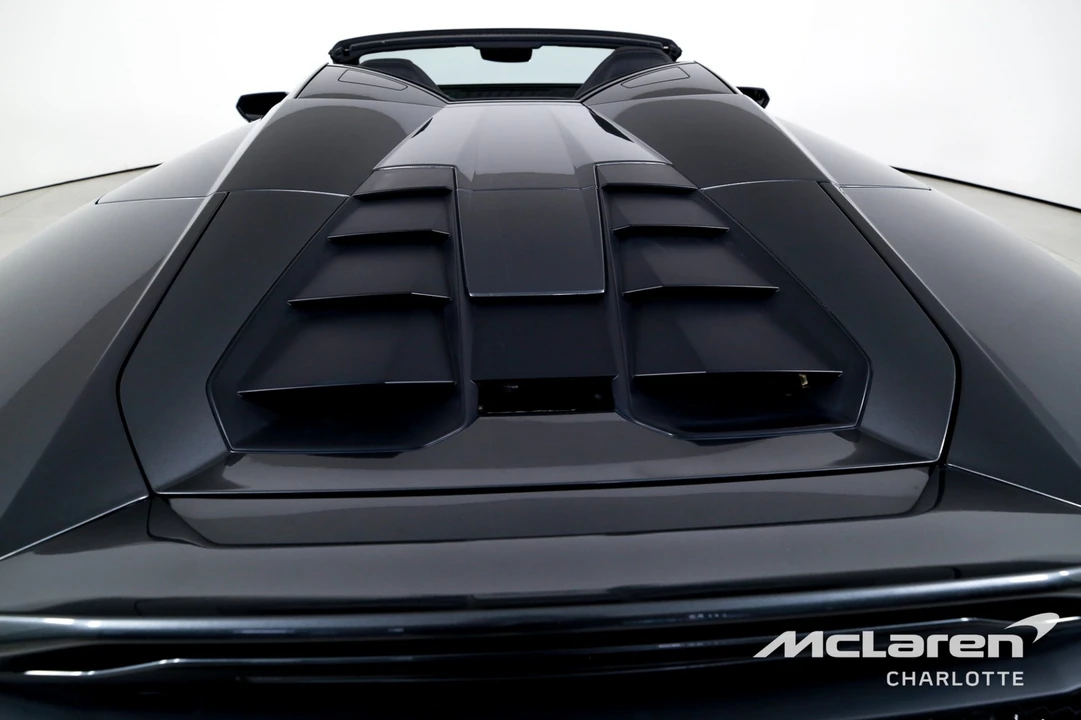 2022 Lamborghini - Image 23 of 27