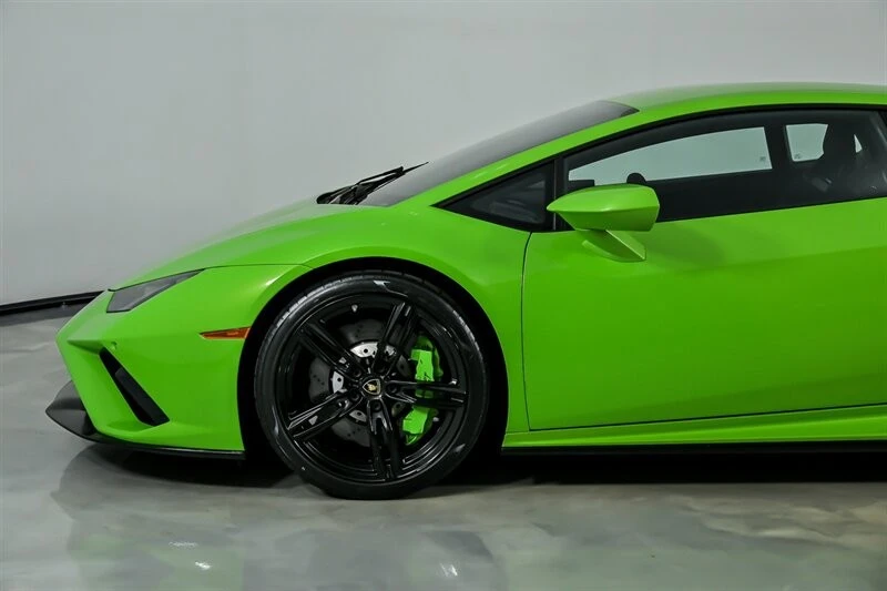 2022 Lamborghini - Image 7 of 31