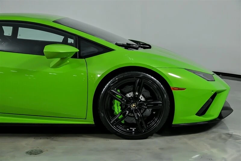 2022 Lamborghini - Image 15 of 31
