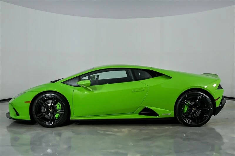 2022 Lamborghini - Image 8 of 31