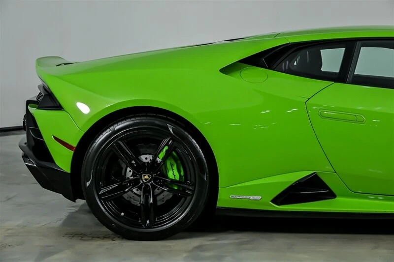 2022 Lamborghini - Image 13 of 31