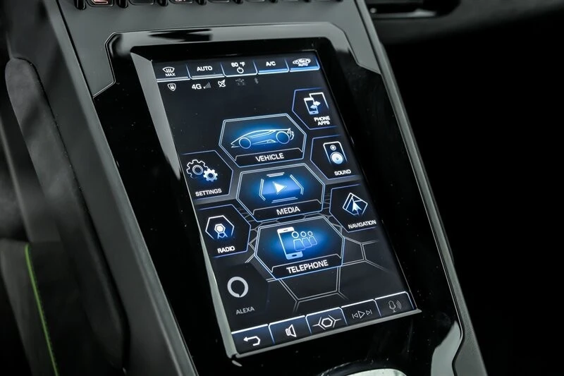2022 Lamborghini - Image 28 of 31