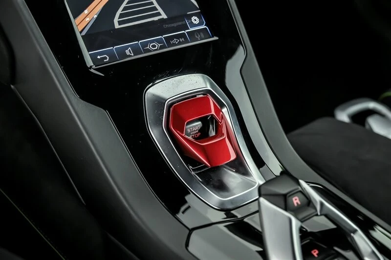 2022 Lamborghini - Image 31 of 31
