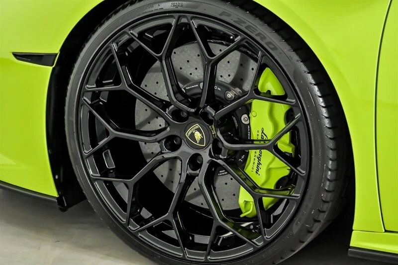 2022 Lamborghini Huracan - Image 15 of 31