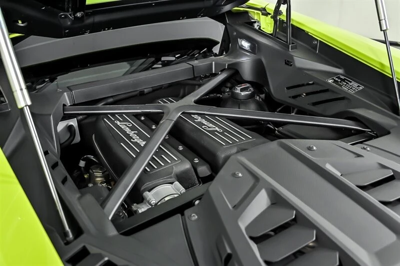 2022 Lamborghini Huracan - Image 17 of 31