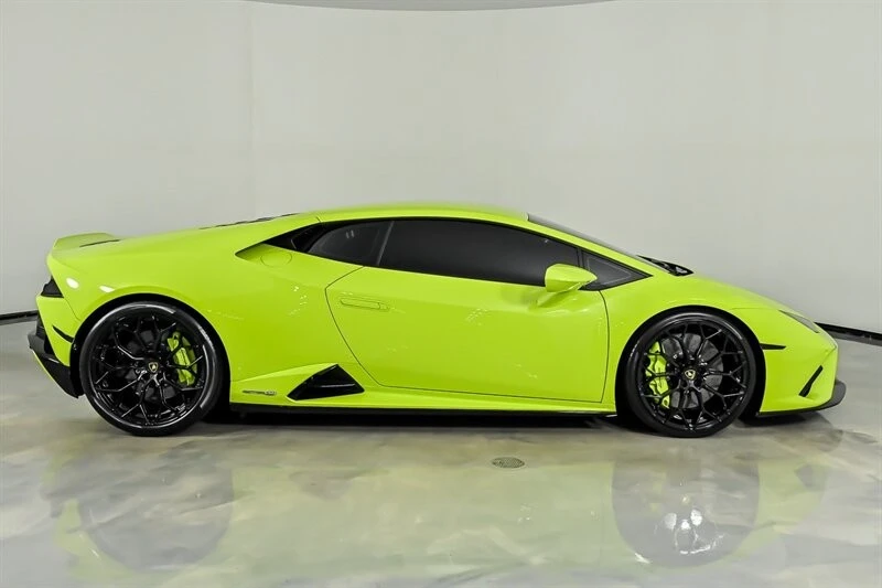 2022 Lamborghini Huracan - Image 11 of 31