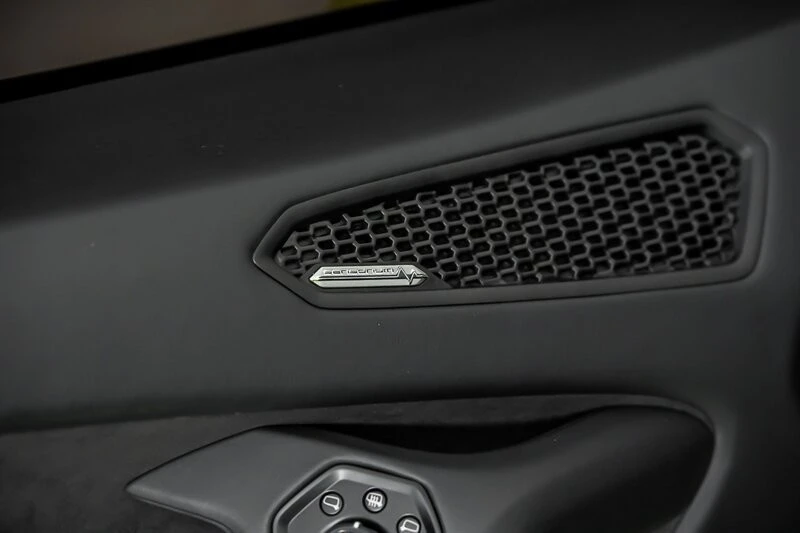 2022 Lamborghini Huracan - Image 21 of 31
