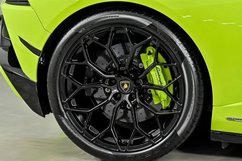 2022 Lamborghini Huracan - Image 12 of 31