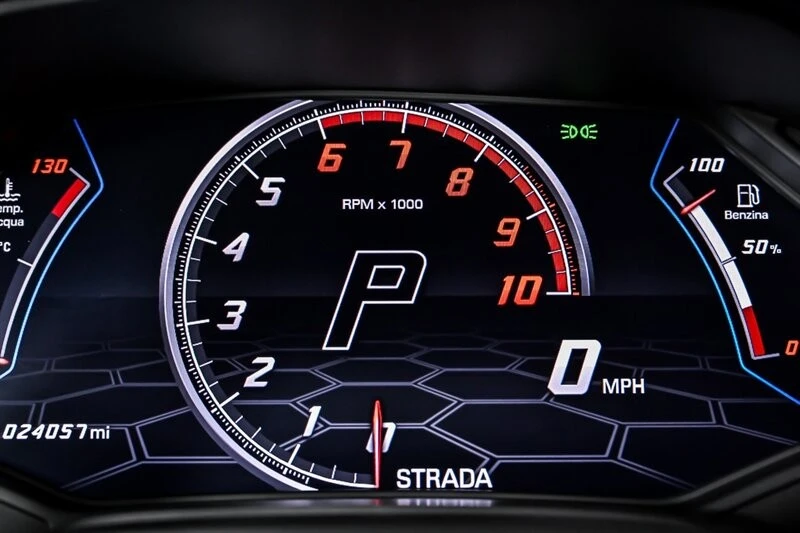 2022 Lamborghini Huracan - Image 27 of 31