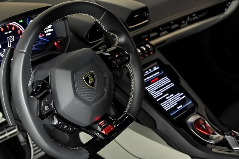 2022 Lamborghini Huracan - Image 25 of 31