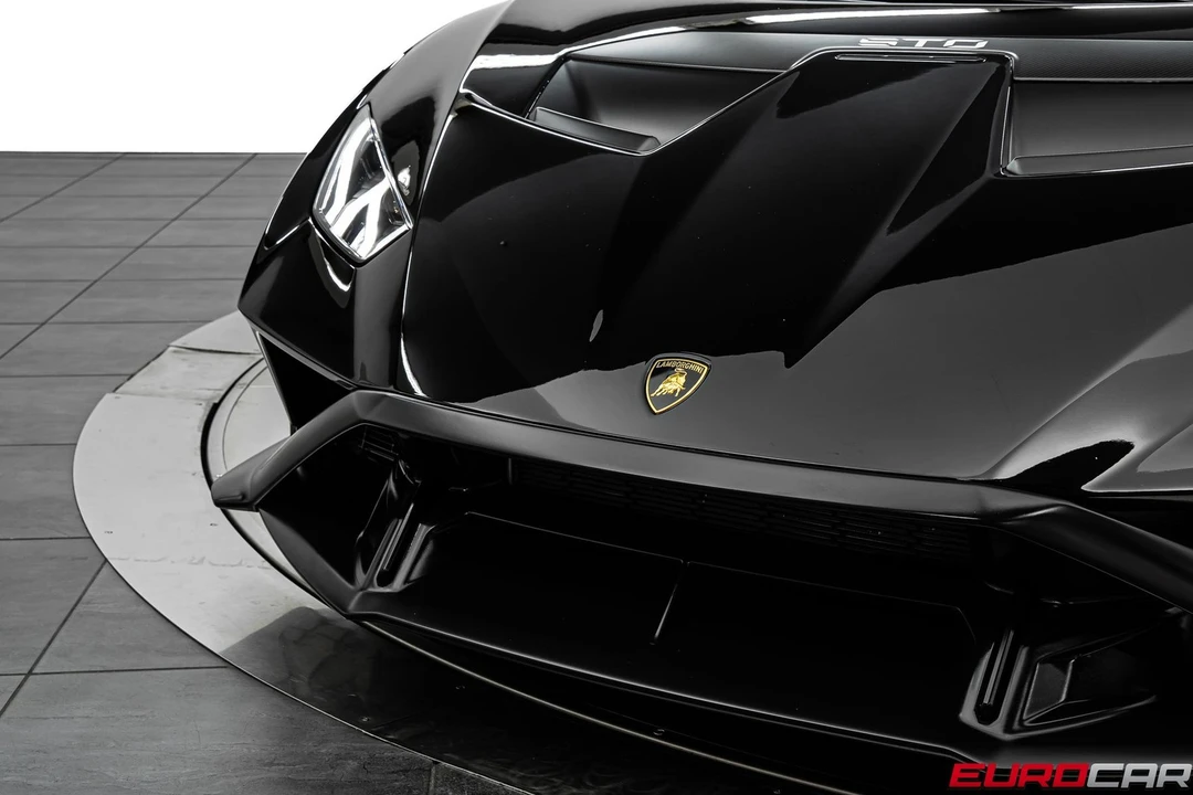 2022 Lamborghini Huracan LP640-4 EVO - Image 11 of 31