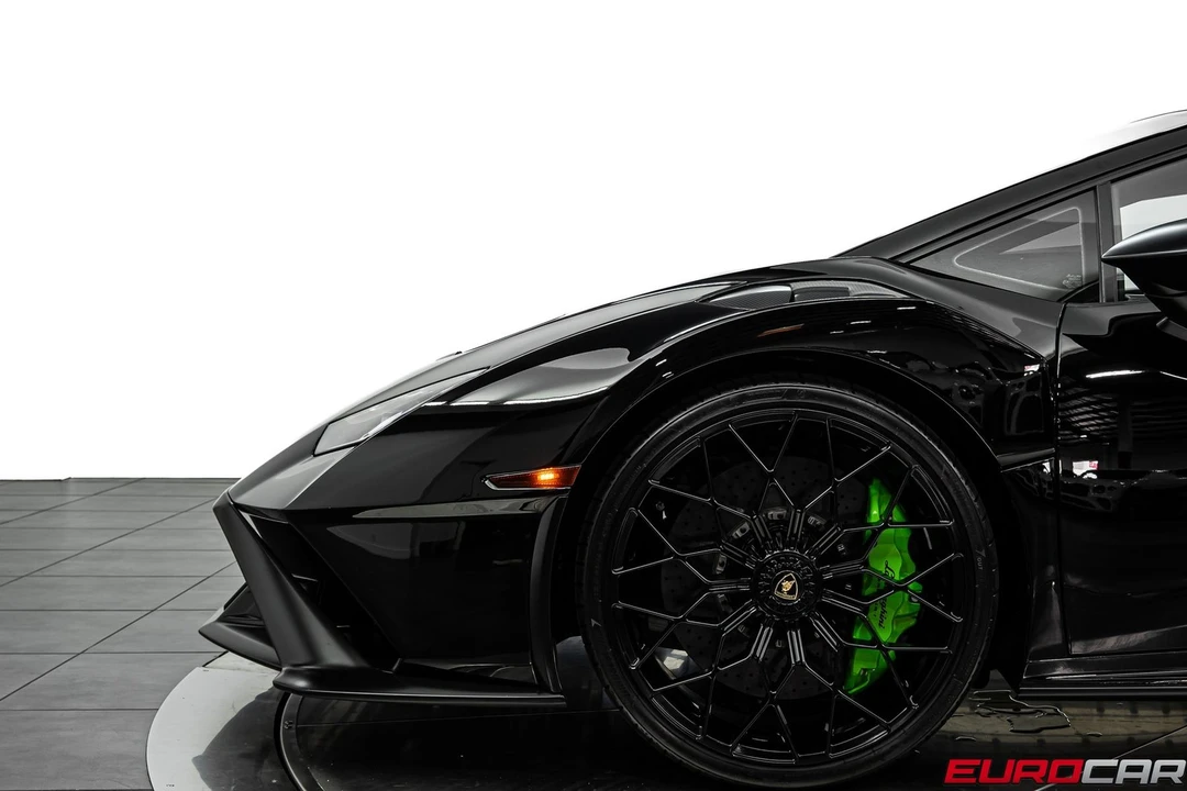 2022 Lamborghini Huracan LP640-4 EVO - Image 14 of 31