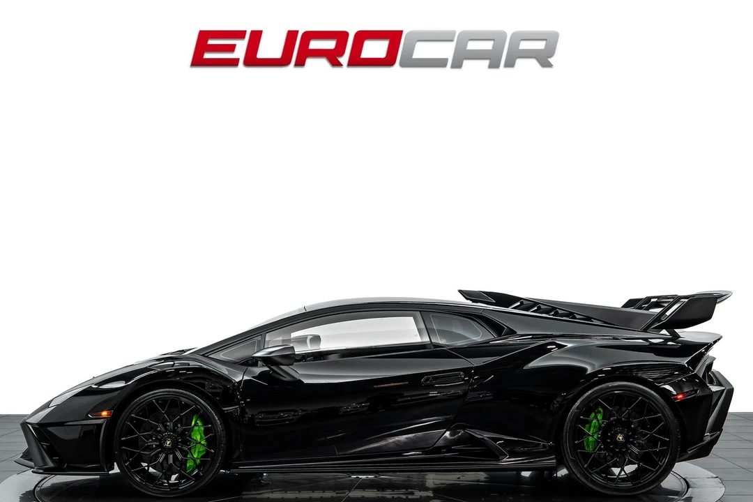 2022 Lamborghini Huracan LP640-4 EVO - Image 2 of 31