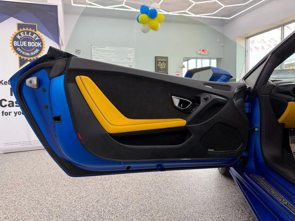 2022 Lamborghini Huracan LP610-2 EVO - Image 11 of 23