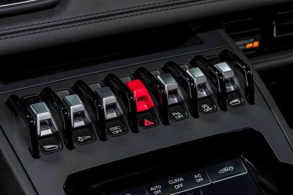 2022 Lamborghini Huracan LP640-4 EVO - Image 24 of 31