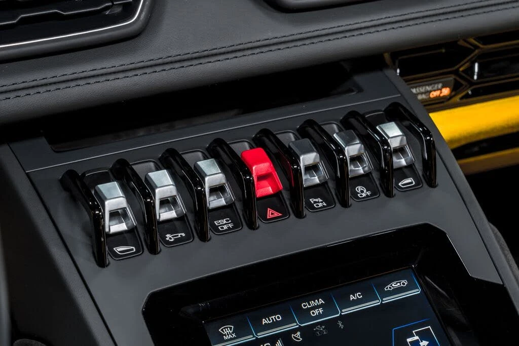 2022 Lamborghini Huracan LP640-4 EVO - Image 24 of 31