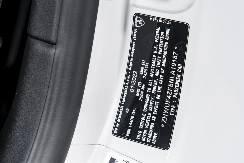 2022 Lamborghini Huracan LP640-4 EVO - Image 11 of 31