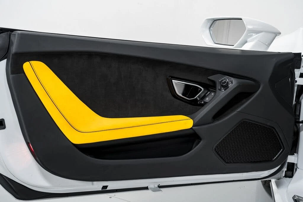 2022 Lamborghini Huracan LP640-4 EVO - Image 9 of 31