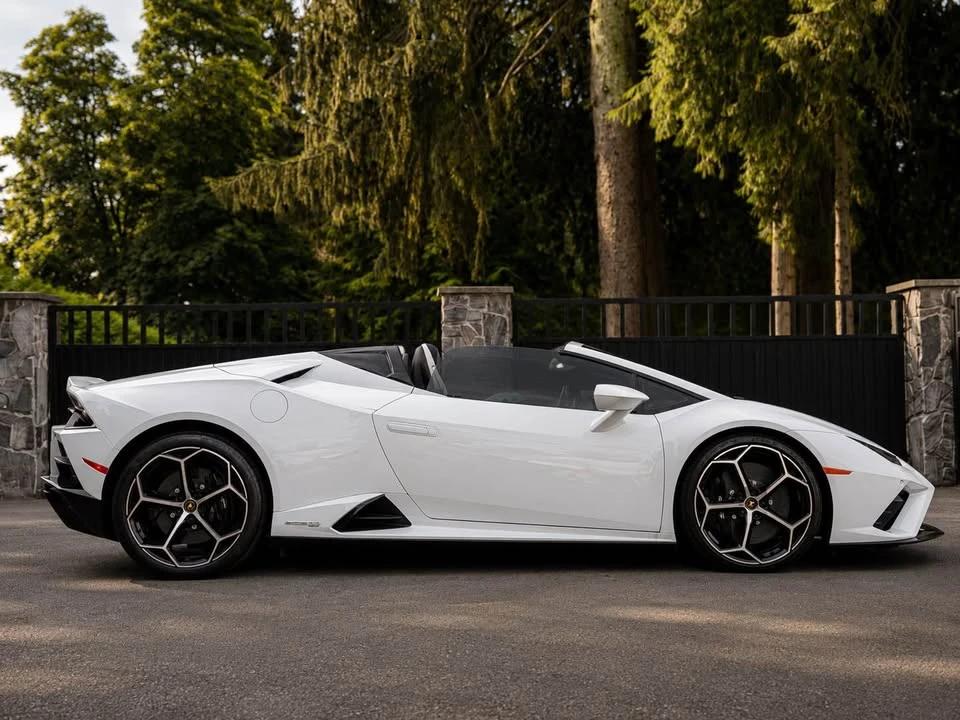 2022 Lamborghini Huracan - Image 11 of 20