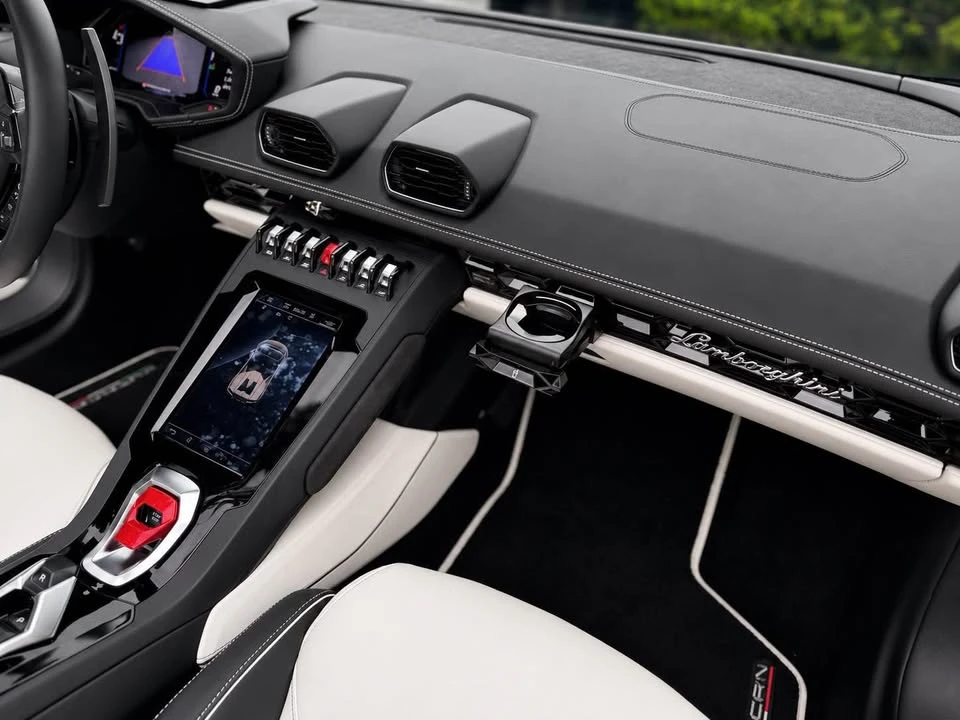2022 Lamborghini Huracan - Image 17 of 20