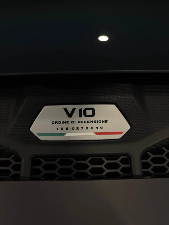 2022 Lamborghini Huracan - Image 11 of 12