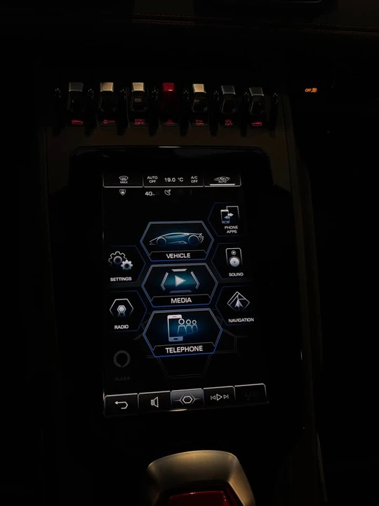 2022 Lamborghini Huracan - Image 9 of 12