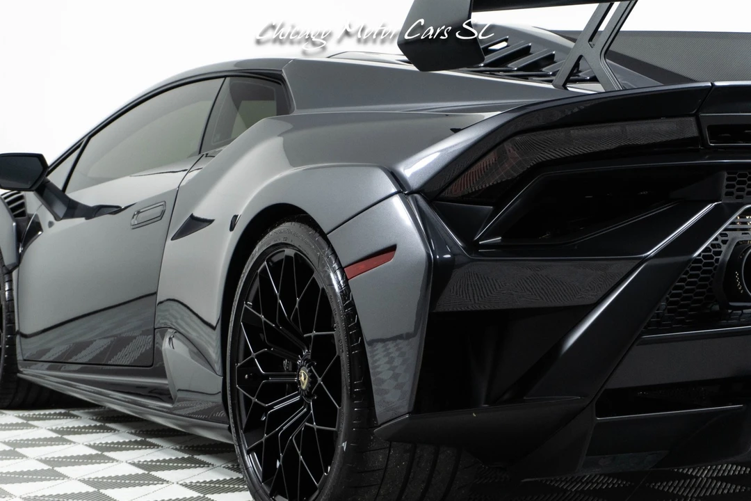 2022 Lamborghini Huracan - Image 23 of 31