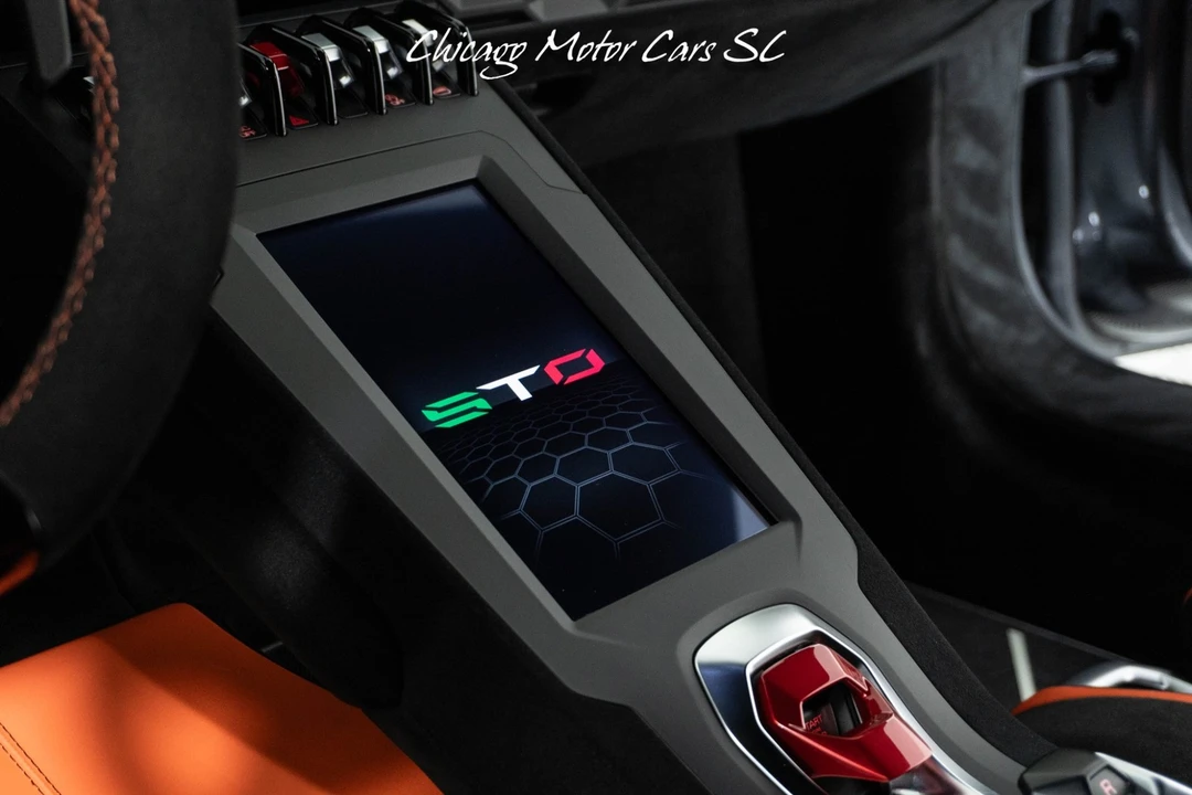 2022 Lamborghini Huracan - Image 28 of 31