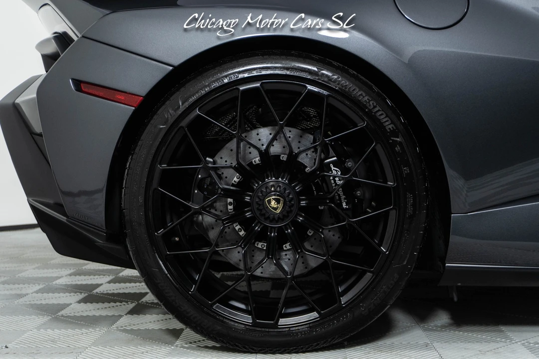 2022 Lamborghini Huracan - Image 15 of 31