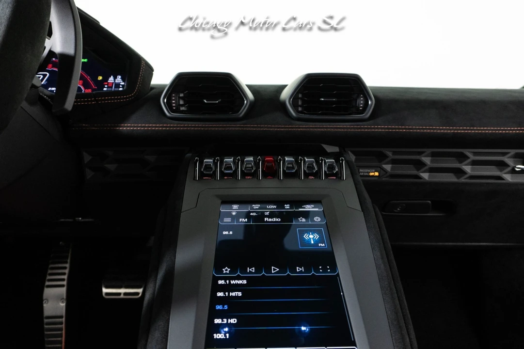 2022 Lamborghini Huracan - Image 29 of 31
