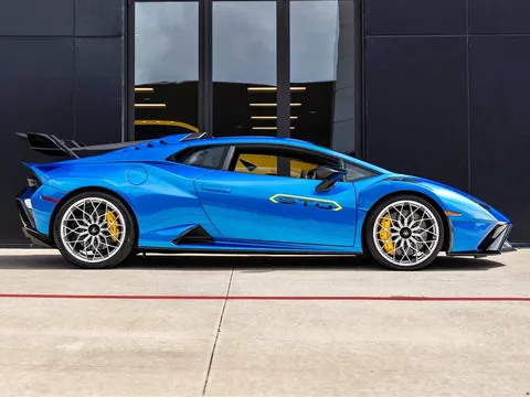 2022 Lamborghini Huracan STO Coupe 2D