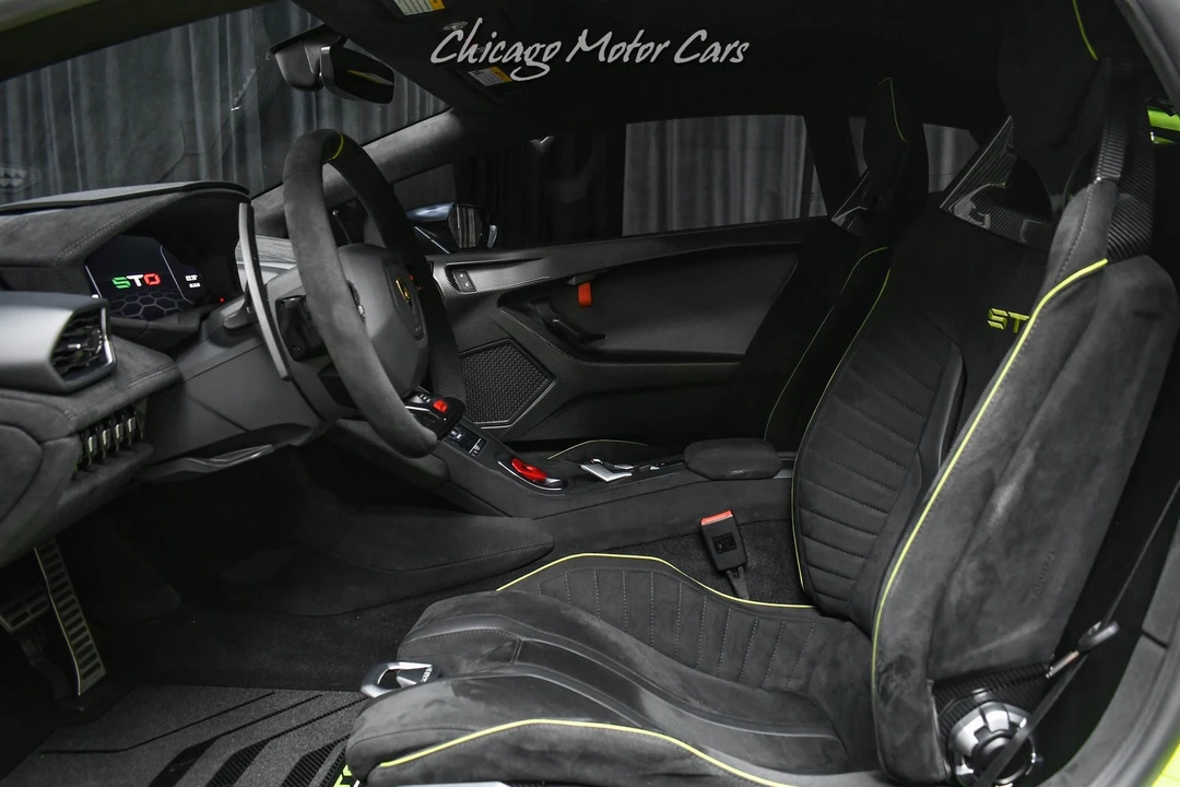 2022 Lamborghini Huracan - Image 17 of 31