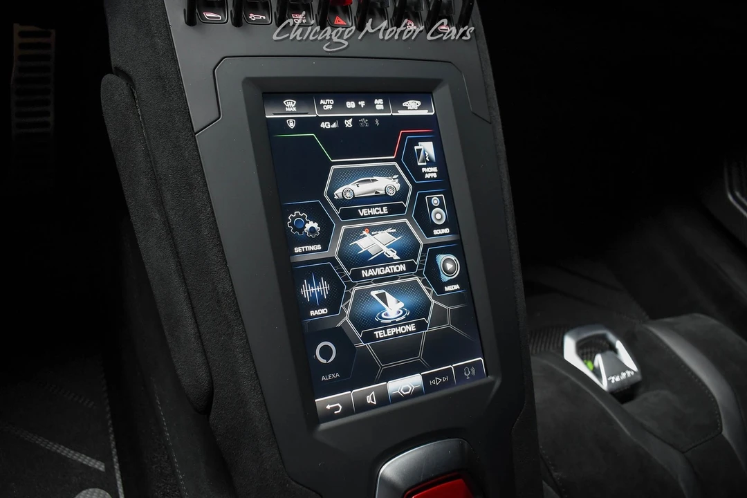 2022 Lamborghini Huracan - Image 14 of 31