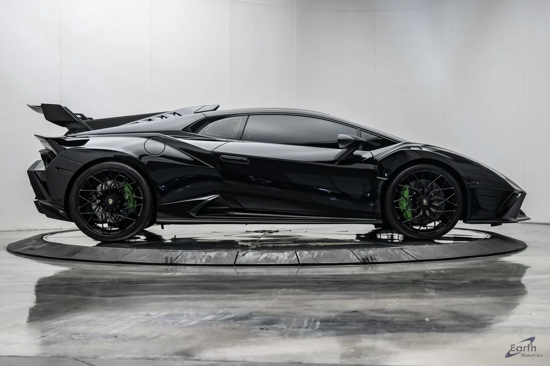 2022 Lamborghini Huracan - Image 26 of 31