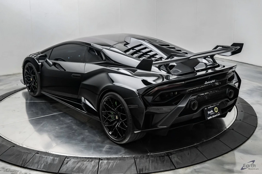 2022 Lamborghini Huracan - Image 14 of 31