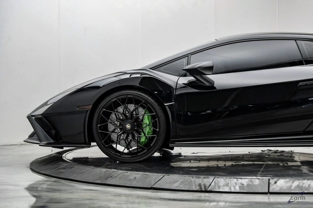 2022 Lamborghini Huracan - Image 10 of 31